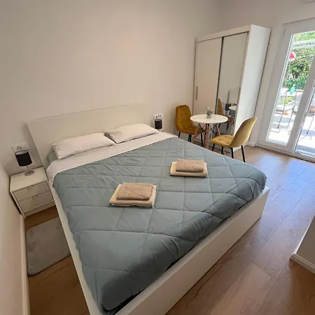 Green Oasis For Two, 30 Meters From Sea Apartment *