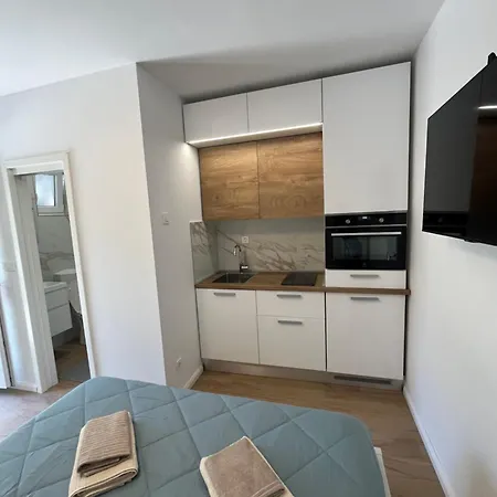 Apartment Green Oasis For Two, 30 Meters From Sea Zadar