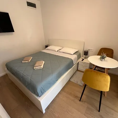 Green Oasis For Two, 30 Meters From Sea
