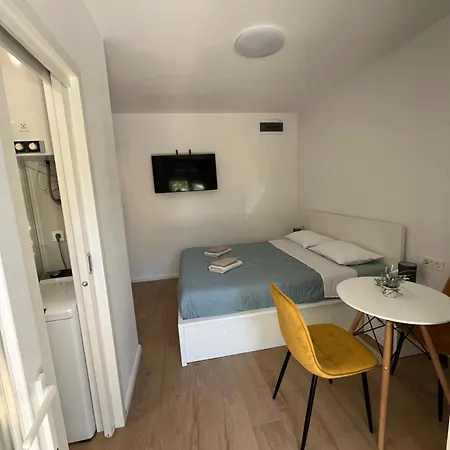 Green Oasis For Two, 30 Meters From Sea Appartement
