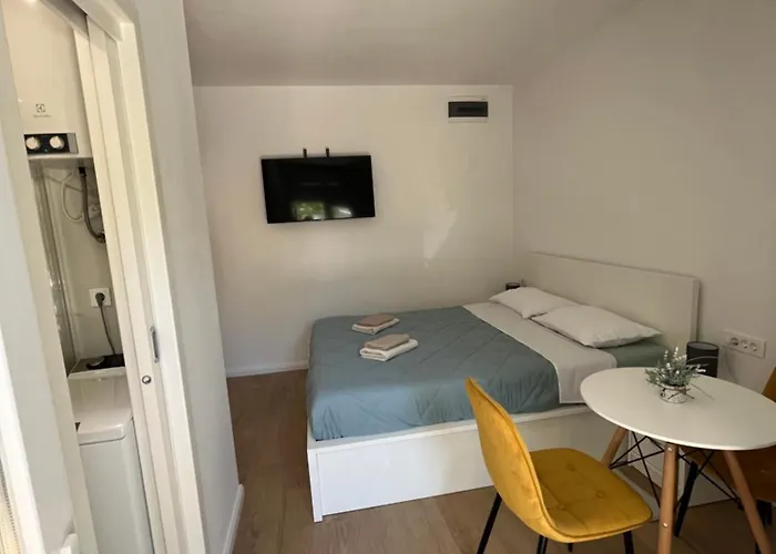Green Oasis For Two, 30 Meters From Sea Appartement